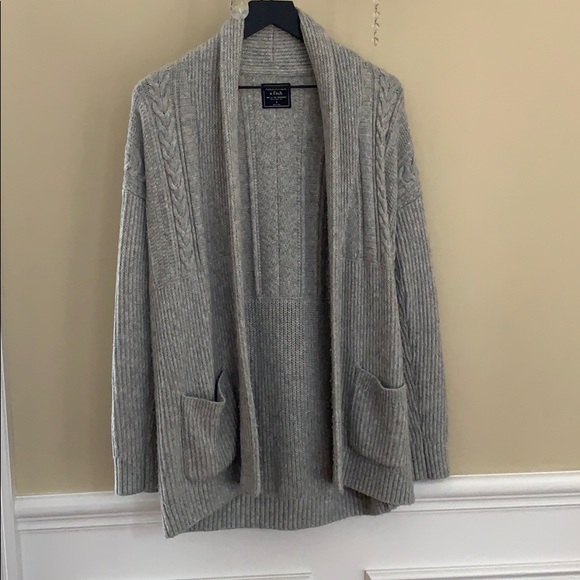Amber Crombie And Fitch Cardigan 